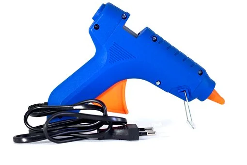 How Do You Use Hot Glue Guns? - Fosseway Tapes & Fixings Limited